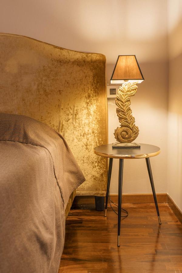 Napule...E Apartments เปสเคียรา เดล การ์ดา ภายนอก รูปภาพ